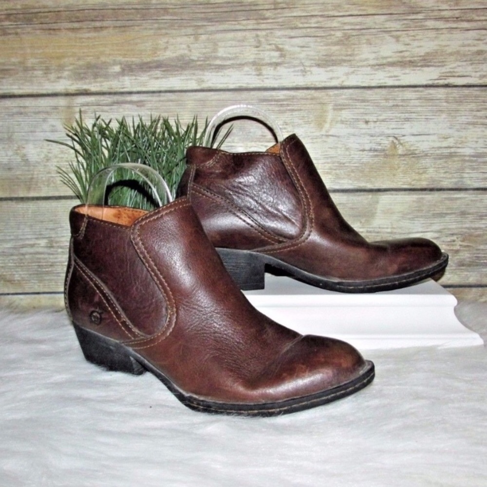 Born Genuine leather brown ankle booties